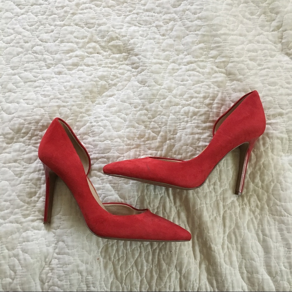 red heels/pumps